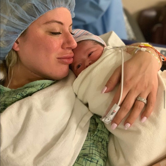 High End Retail🛍Wifey💍Mommy👧🏼🍼 - Picture 1 of 7